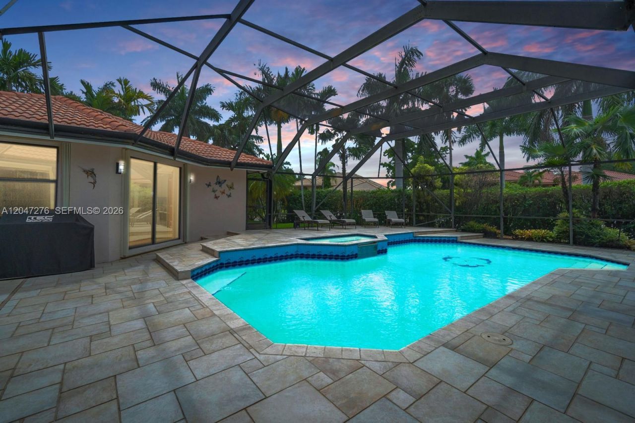 392 Coconut Cir , Weston, FL 33326 Photo