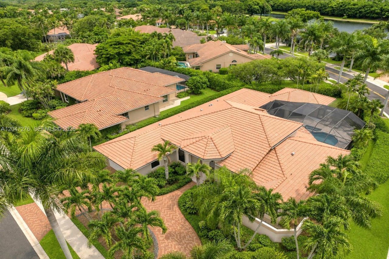 392 Coconut Cir , Weston, FL 33326 Photo