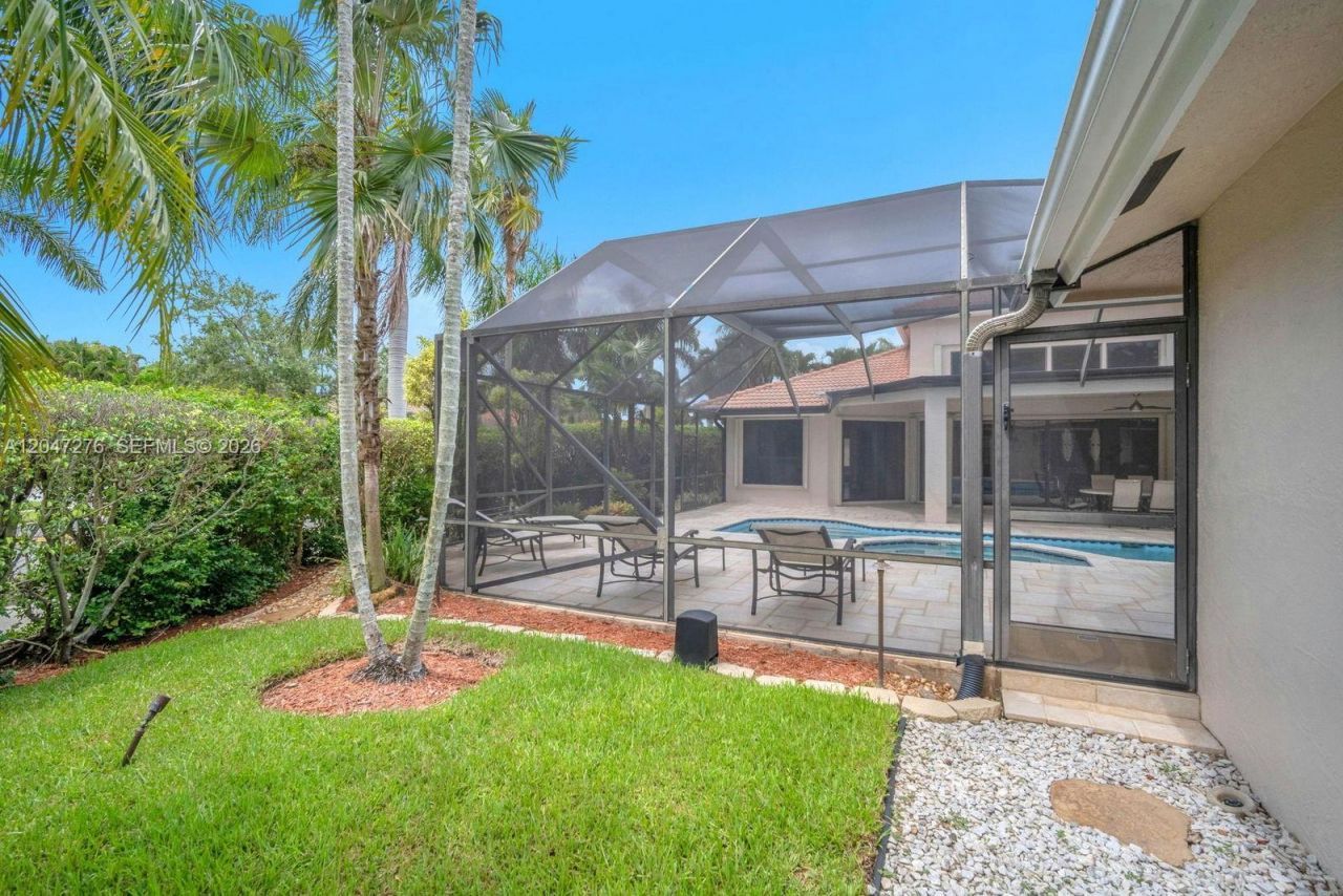 392 Coconut Cir , Weston, FL 33326 Photo