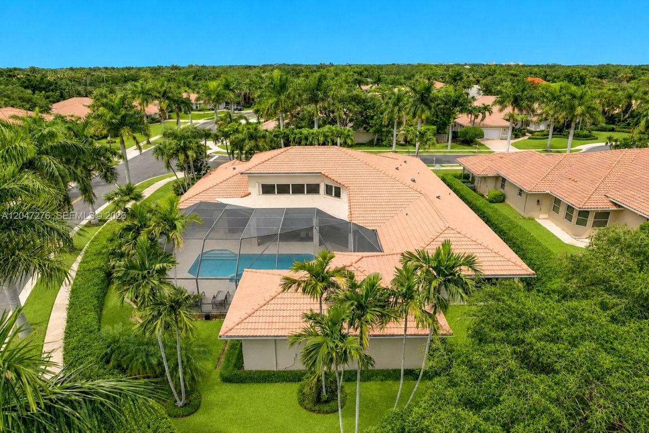 392 Coconut Cir , Weston, FL 33326 Photo