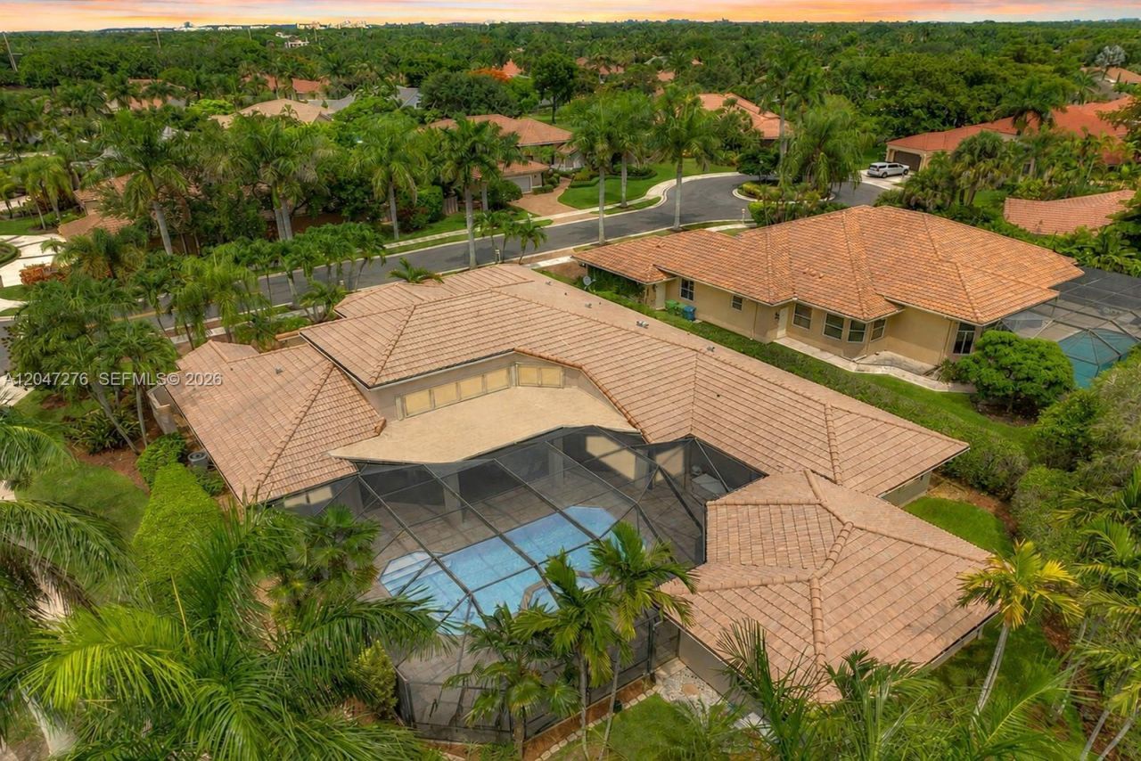 392 Coconut Cir , Weston, FL 33326 Photo