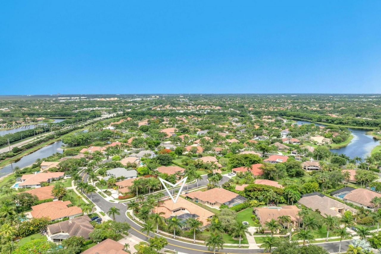 392 Coconut Cir , Weston, FL 33326 Photo