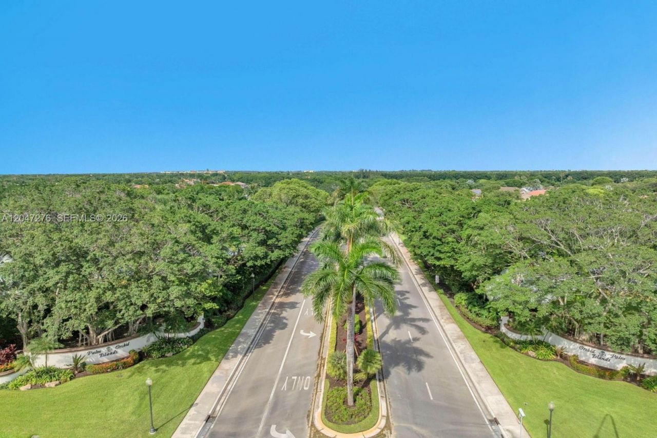 392 Coconut Cir , Weston, FL 33326 Photo