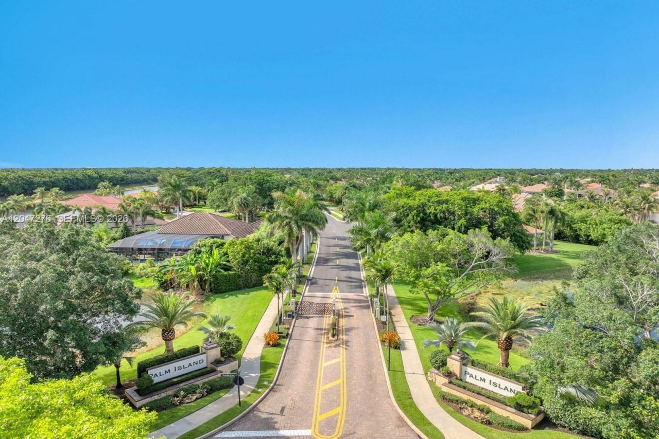 392 Coconut Cir , Weston, FL 33326 Photo
