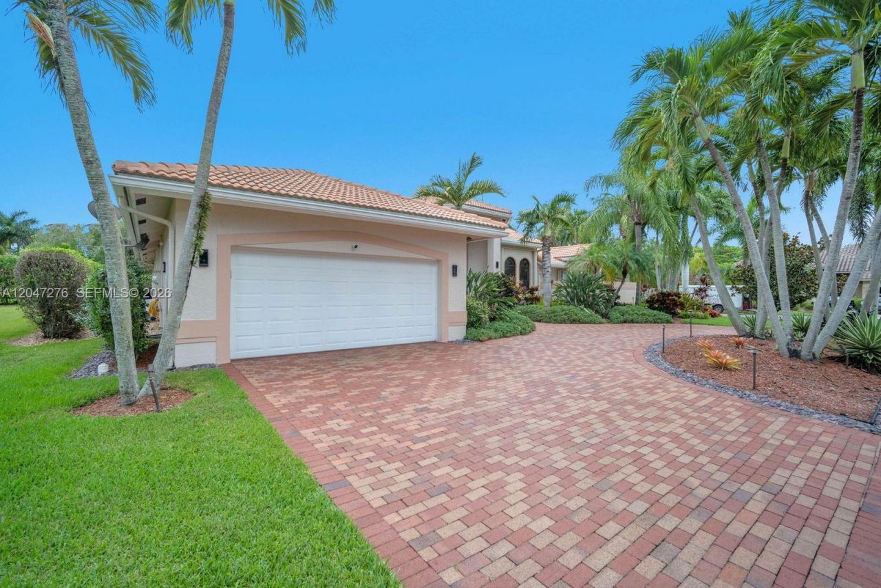 392 Coconut Cir , Weston, FL 33326 Photo