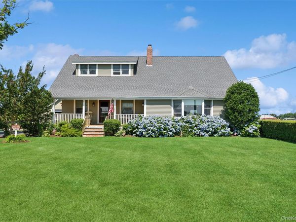 10415 Oregon Road , Cutchogue, NY 11935