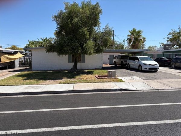 1220 E Saint Louis Avenue, Las Vegas, NV 89104