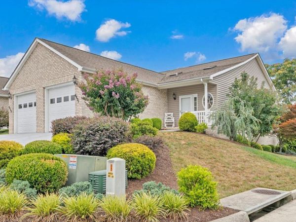 6631 Stonelyn Cottage CT, Roanoke, VA 24019