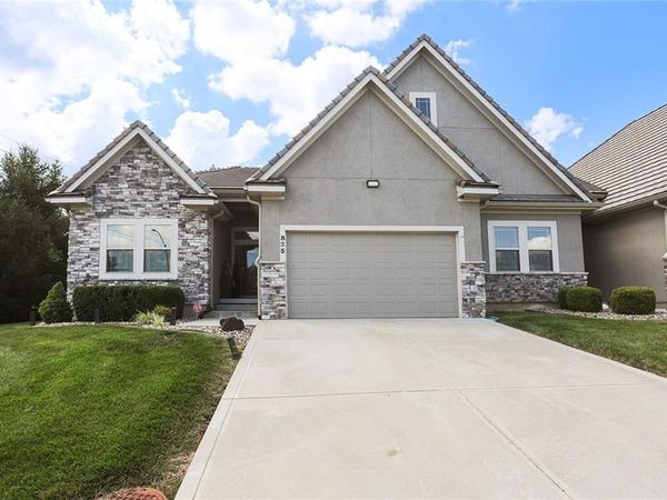 835 NE Lone Hill Drive, Lee's Summit, MO 64064