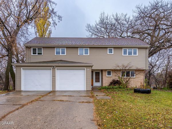 605 SUMMIT Avenue N, Crookston, MN 56716