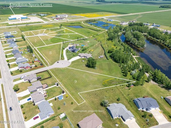 101 NATURE COVE , Crookston, MN 56716