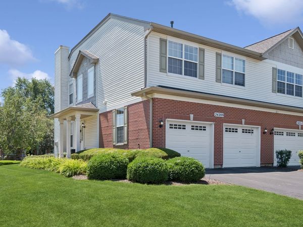 24209 WALNUT Circle , Plainfield, IL 60585