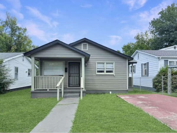 1909 Cleveland Avenue , Chattanooga, TN 37404
