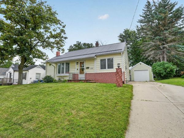 1219 Hammond Avenue, Waterloo, IA 50702