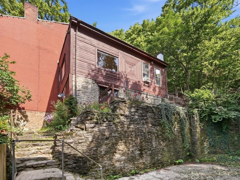 108 1/2 W Clifton Avenue, Cincinnati, OH 45202 Photo 4