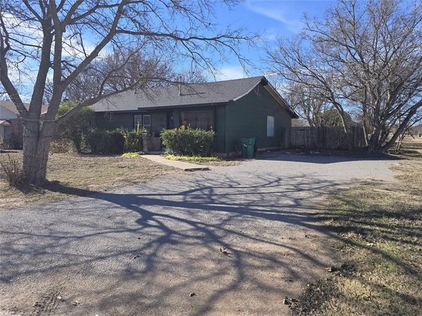 321 Sunnybrook Drive, Frederick, OK 73542