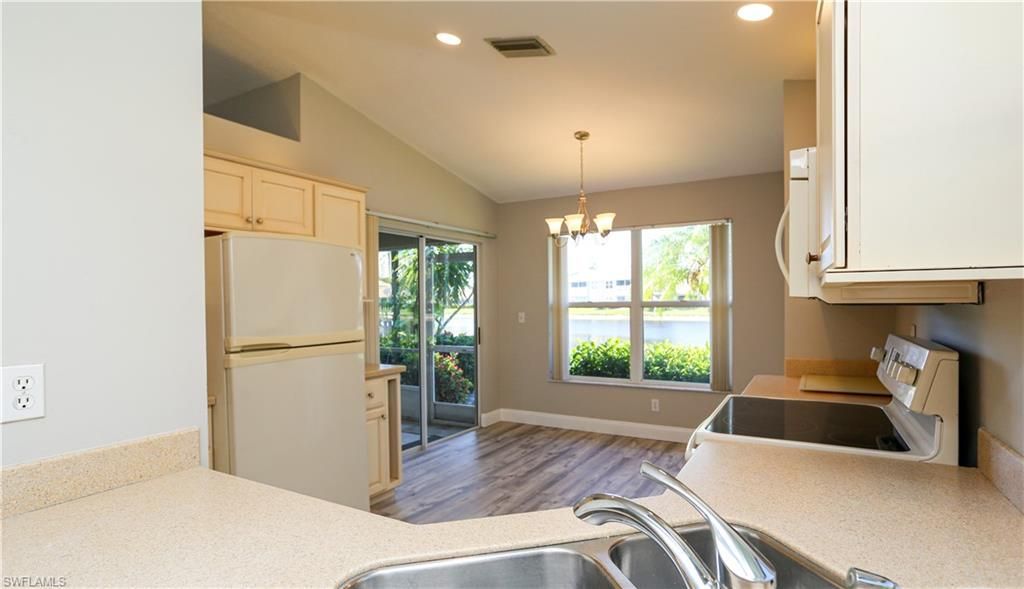 402 Emerald Bay Cir, Unit E7, Naples, FL 34110 Photo