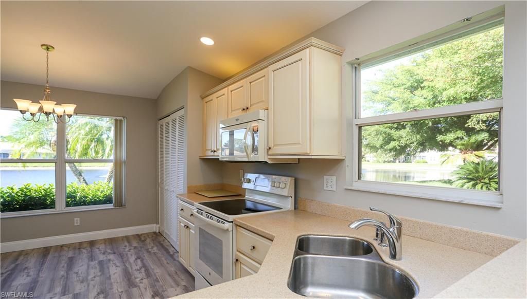 402 Emerald Bay Cir, Unit E7, Naples, FL 34110 Photo