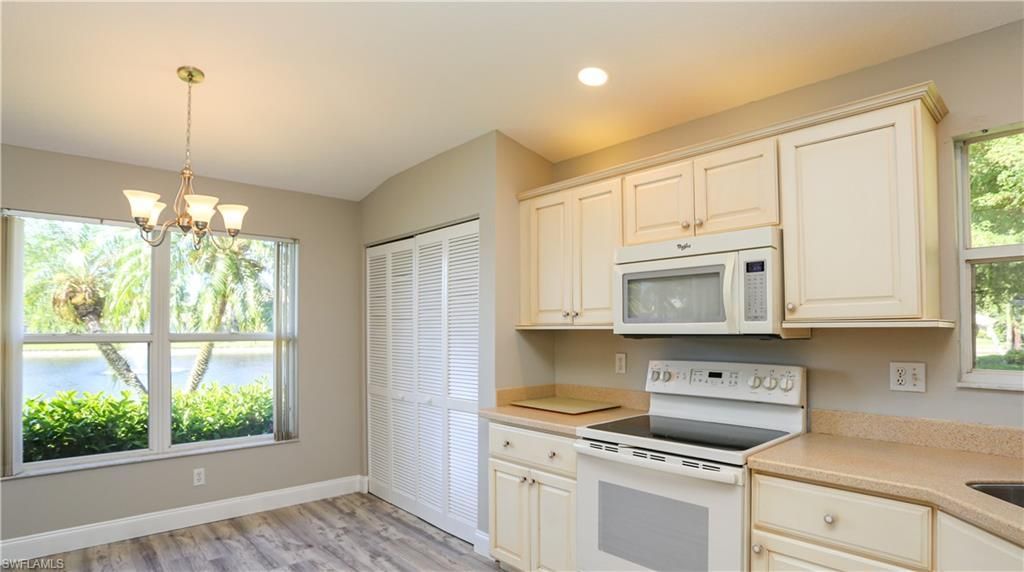 402 Emerald Bay Cir, Unit E7, Naples, FL 34110 Photo