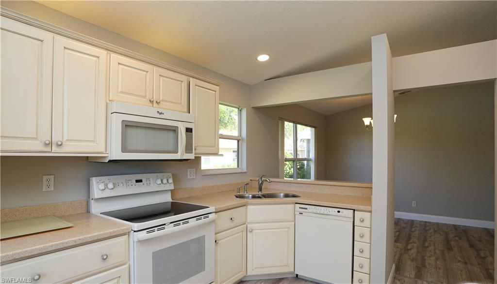 402 Emerald Bay Cir, Unit E7, Naples, FL 34110 Photo