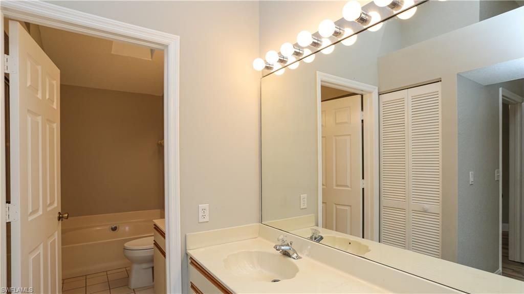 402 Emerald Bay Cir, Unit E7, Naples, FL 34110 Photo