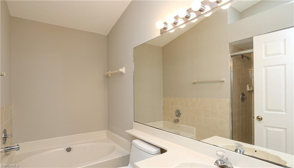 402 Emerald Bay Cir, Unit E7, Naples, FL 34110 Photo