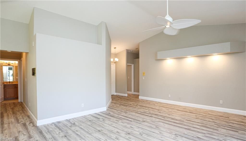 402 Emerald Bay Cir, Unit E7, Naples, FL 34110 Photo
