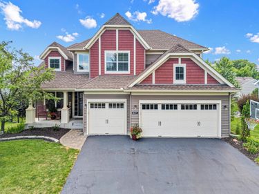 617 Eastgate Parkway, Mahtomedi, MN 55115