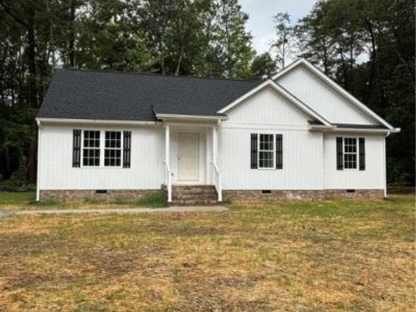1453 Moorefield Road, West Point, VA 23181