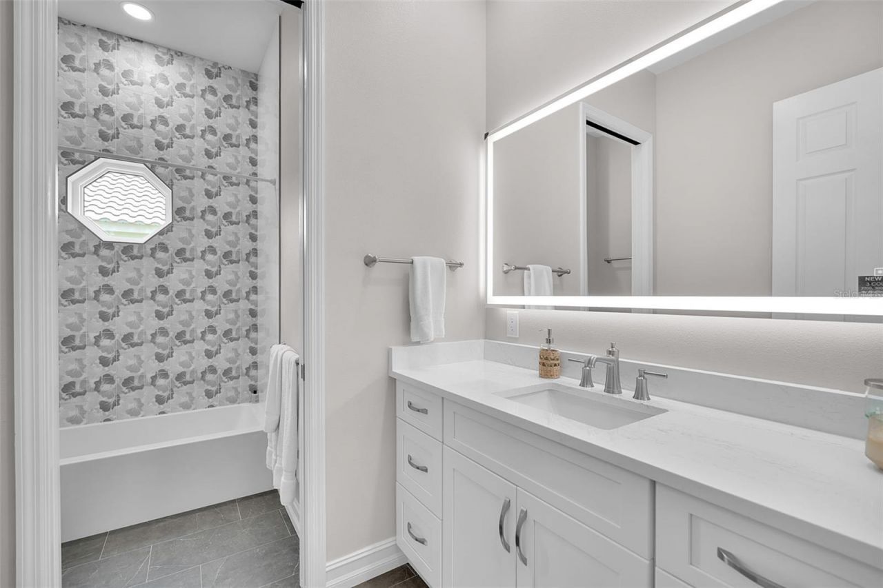 8986 Bloomfield Boulevard, Sarasota, FL 34238 Photo