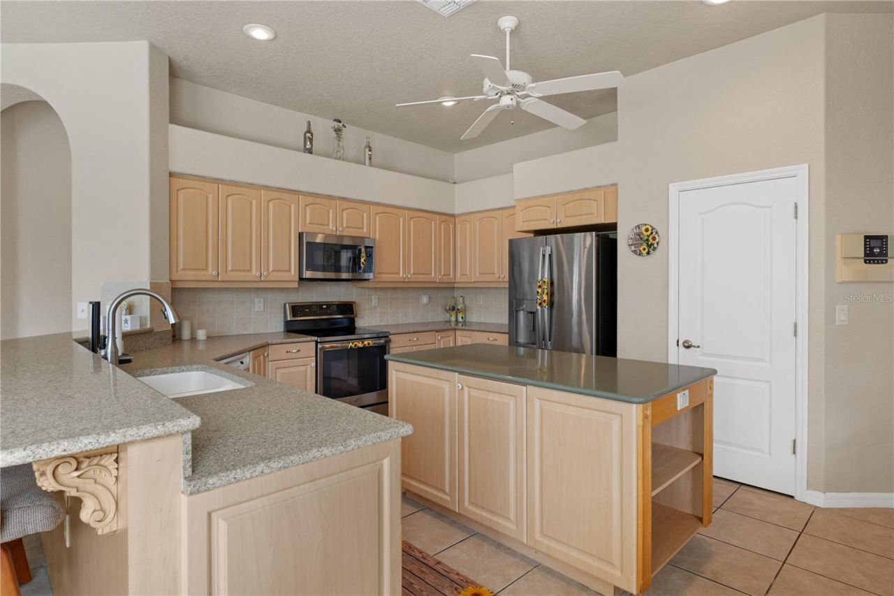 6132 Krista Drive , Spring Hill, FL 34609 Photo
