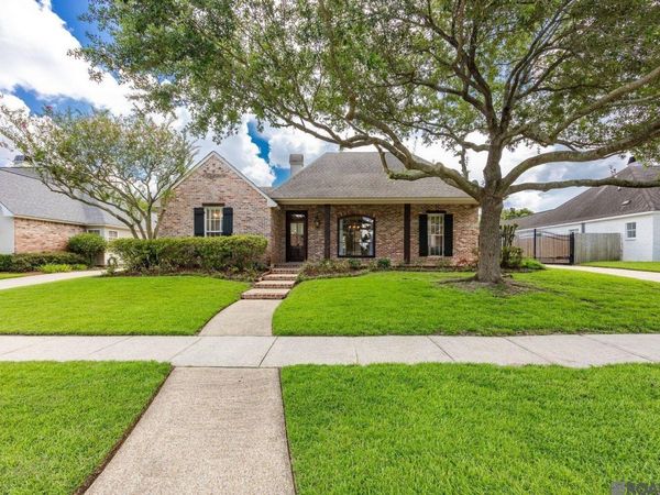 1738 Great Oak Dr, Baton Rouge, LA 70810