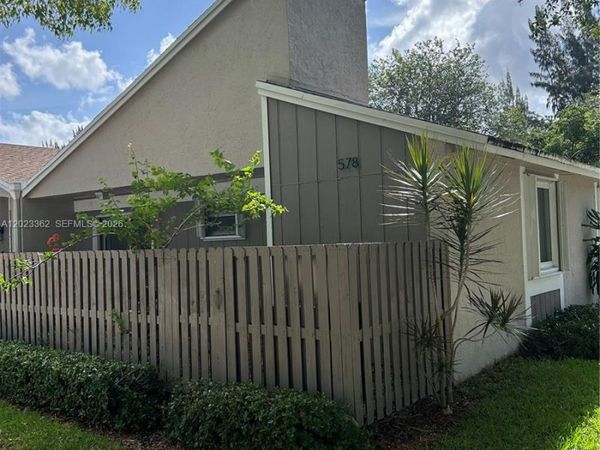 578 Woodgate Cir , Unit E, Sunrise, FL 33326