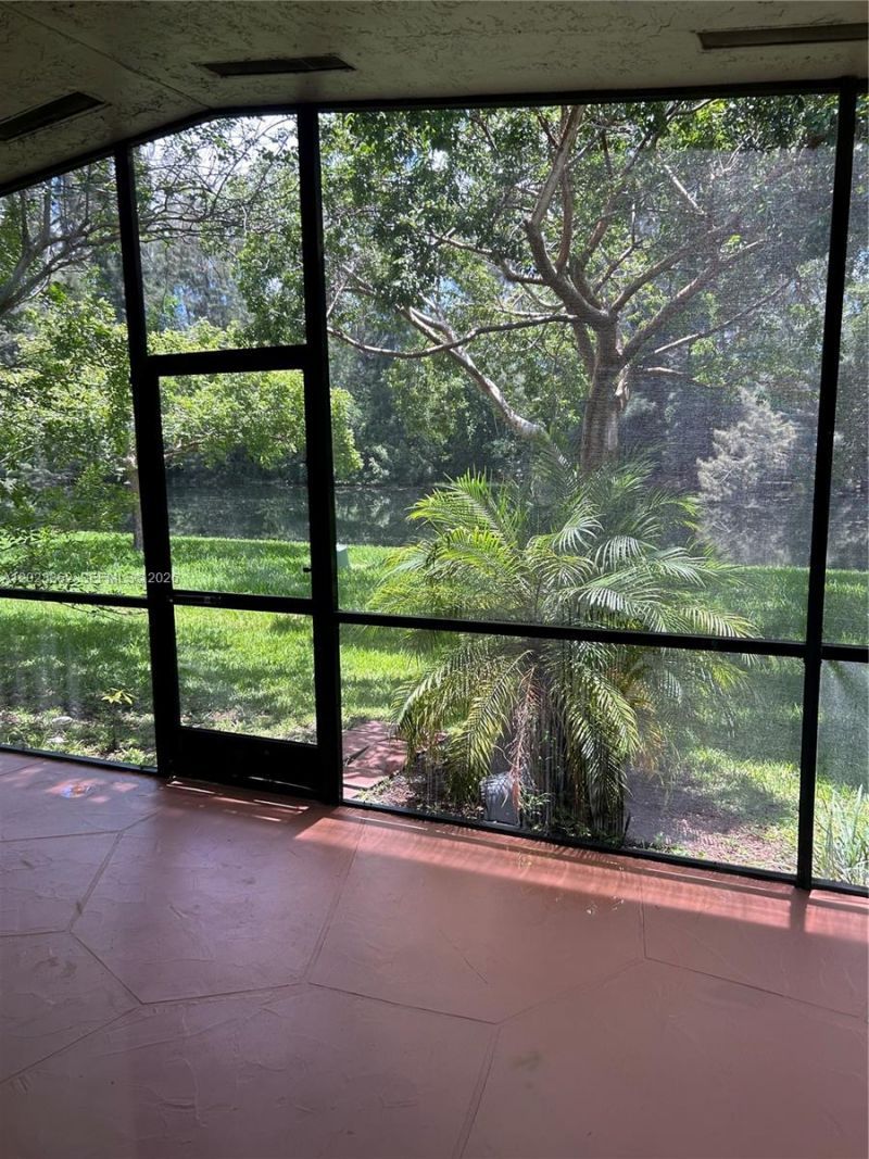 578 Woodgate Cir , Unit E, Sunrise, FL 33326 Photo