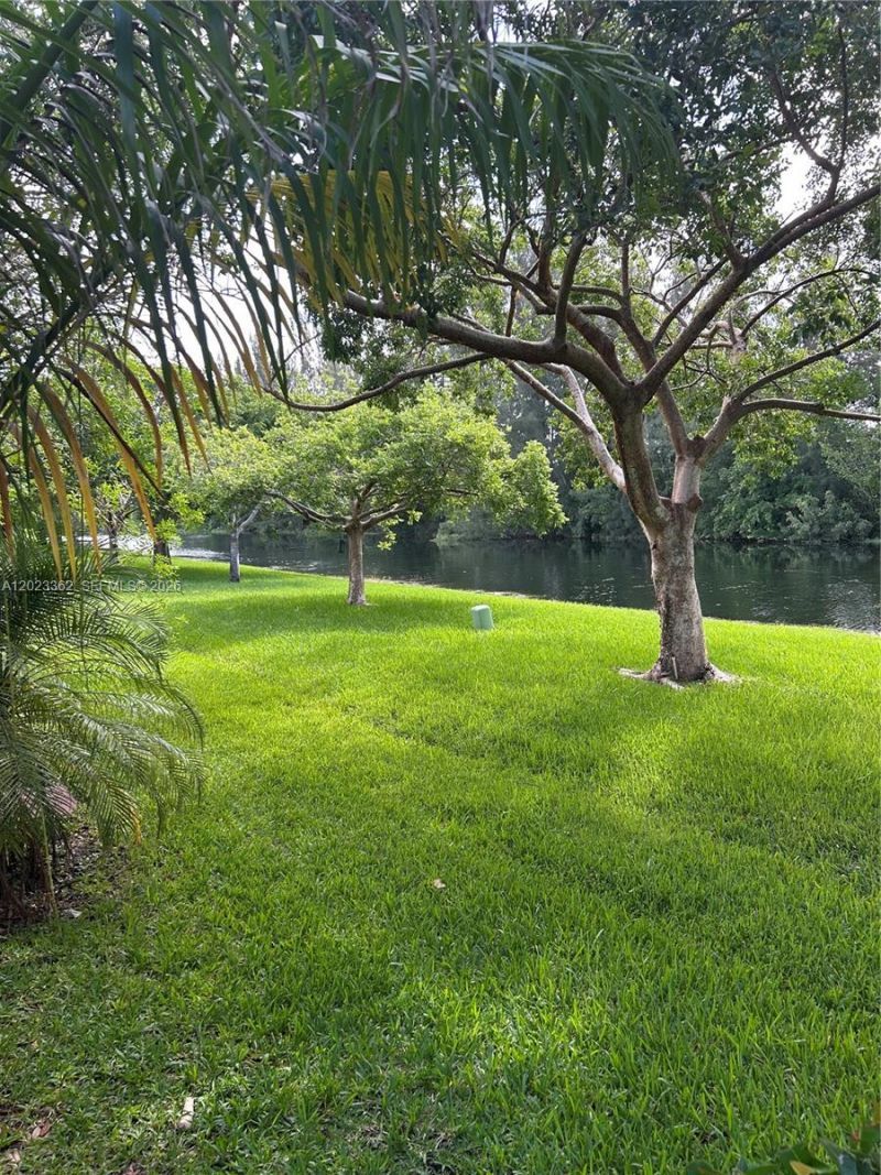 578 Woodgate Cir , Unit E, Sunrise, FL 33326 Photo