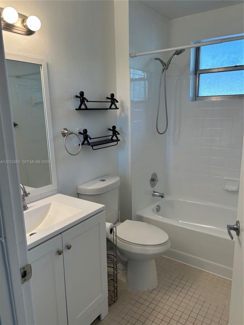 578 Woodgate Cir , Unit E, Sunrise, FL 33326 Photo