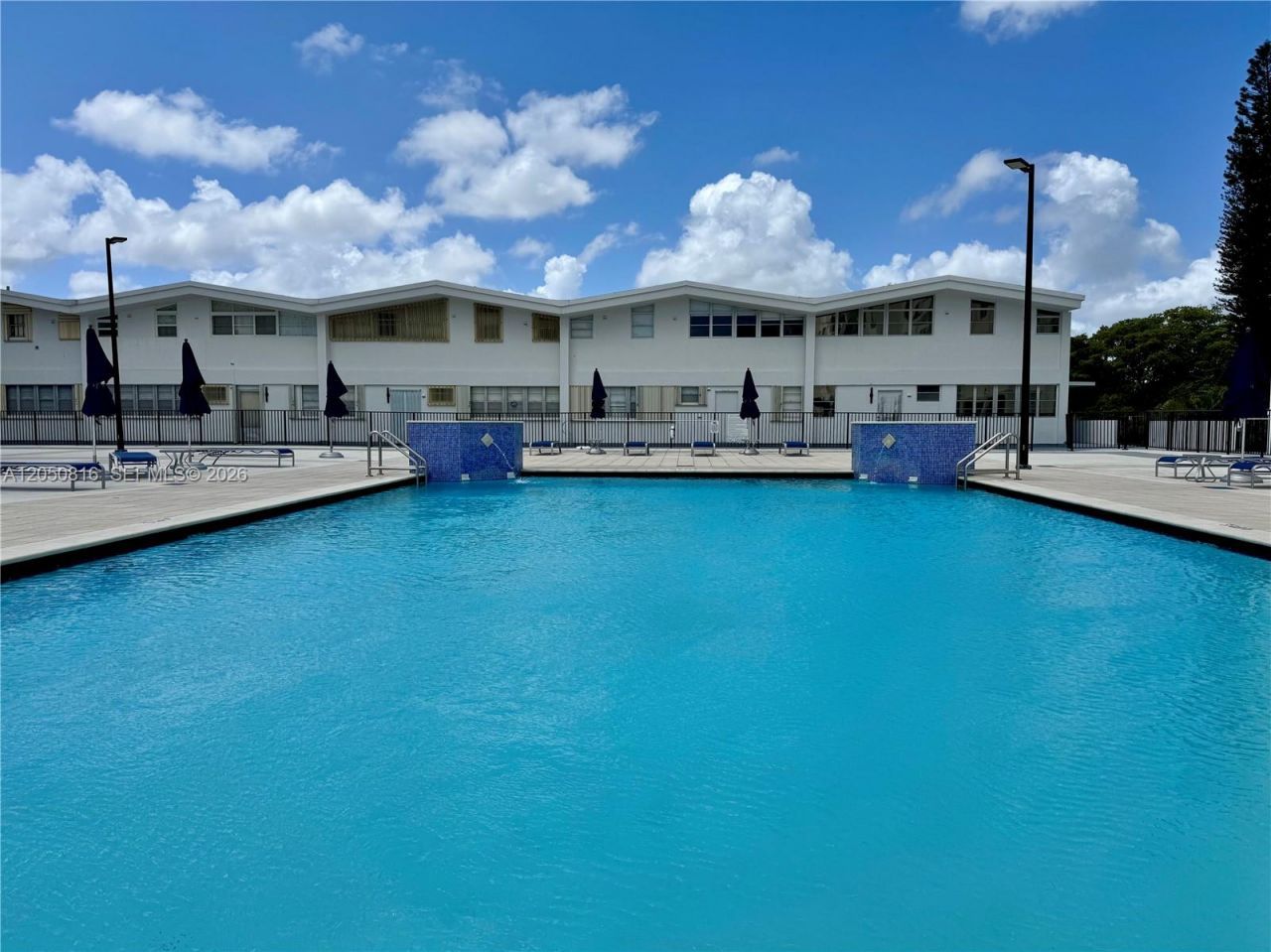 2780 NE 183rd St , Unit 2012, Aventura, FL 33160 Photo