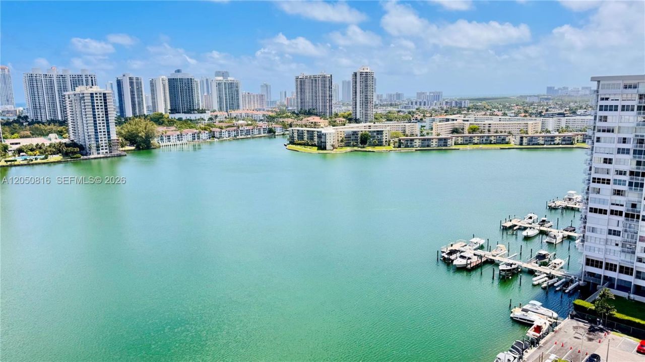 2780 NE 183rd St , Unit 2012, Aventura, FL 33160 Photo