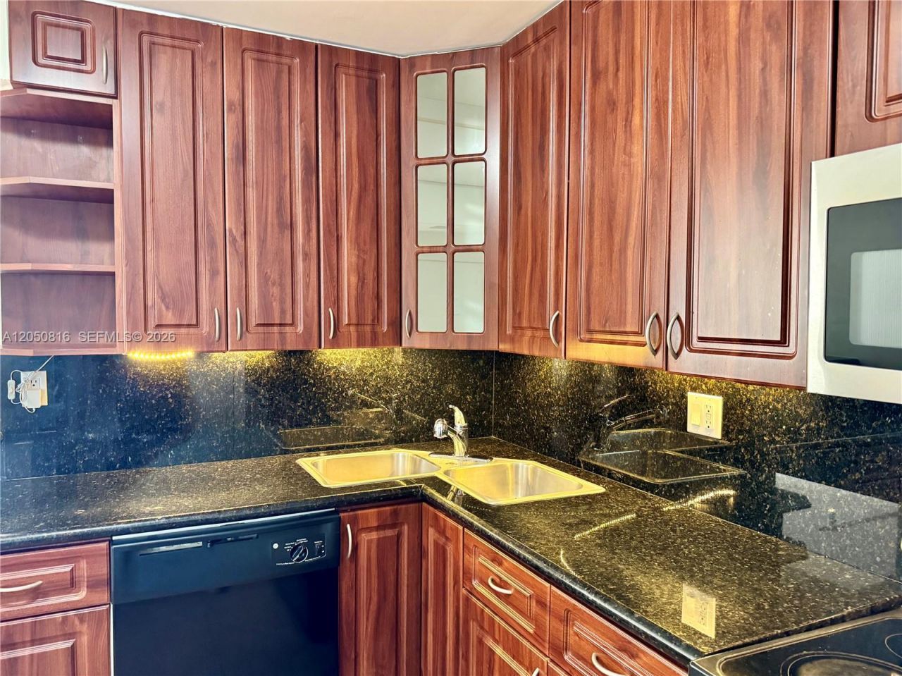 2780 NE 183rd St , Unit 2012, Aventura, FL 33160 Photo