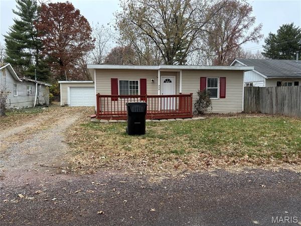 939 Green Mount Lane , Belleville, IL 62220