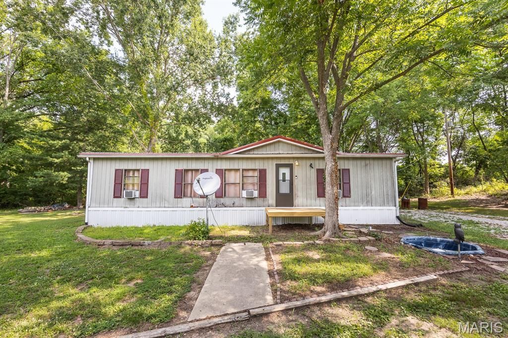 19 S Washington Street , Lenzburg, IL 62255 Main Photo