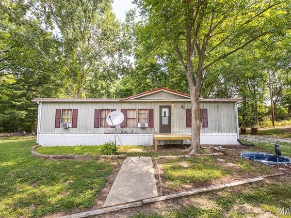 19 S Washington Street, Lenzburg, IL 62255