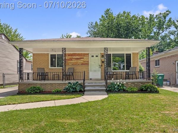 29599 Balmoral Street, Garden City, MI 48135