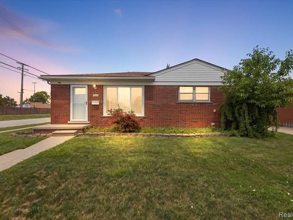 19111 Ike Street, Roseville, MI 48066