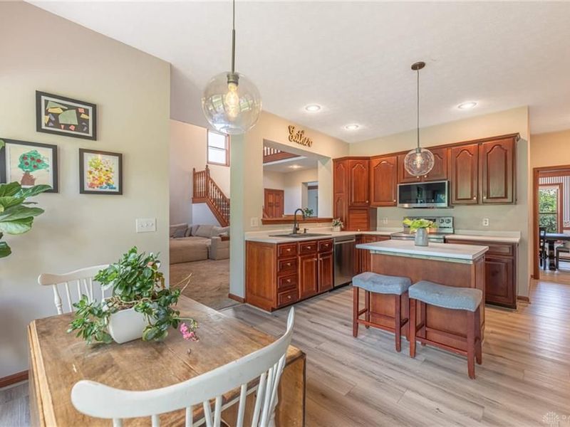 1860 Weathered Wood Trail, Washington Township, OH 45459 Photo 8