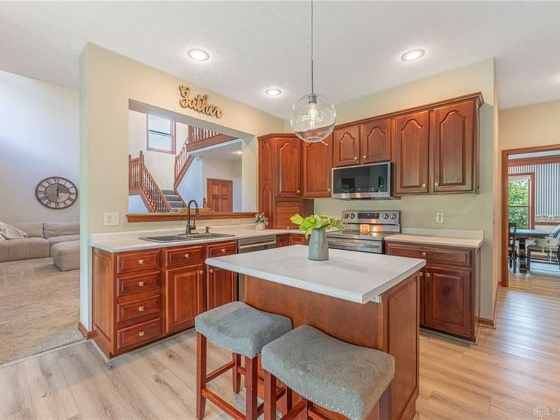 1860 Weathered Wood Trail, Washington Township, OH 45459 Photo 9