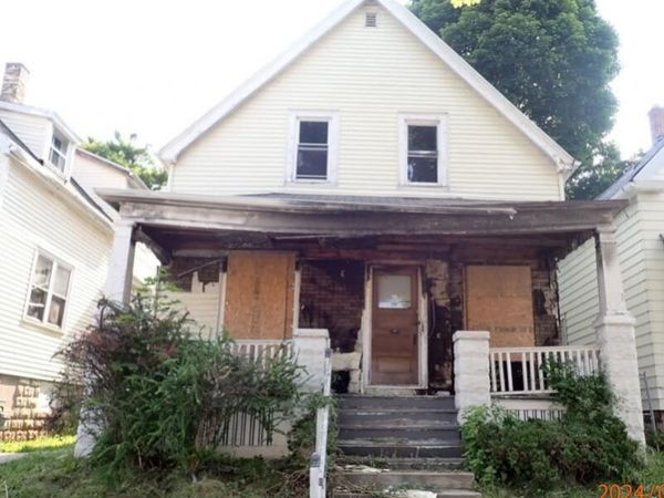 2922 N 17th STREET, Milwaukee, WI 53206