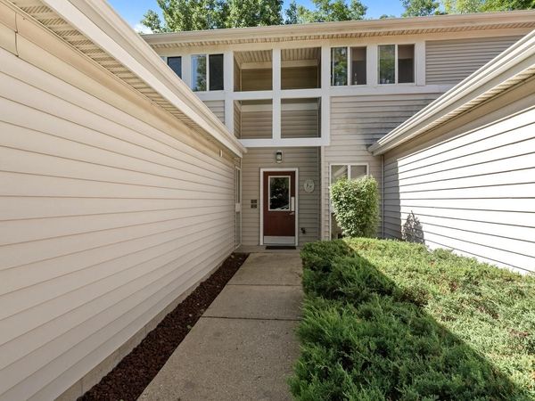 817 W Puetz ROAD, Oak Creek, WI 53154