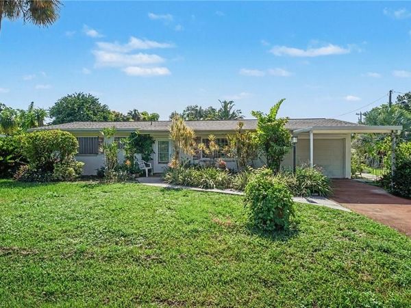 1564 Ixora DR , NORTH FORT MYERS, FL 33917
