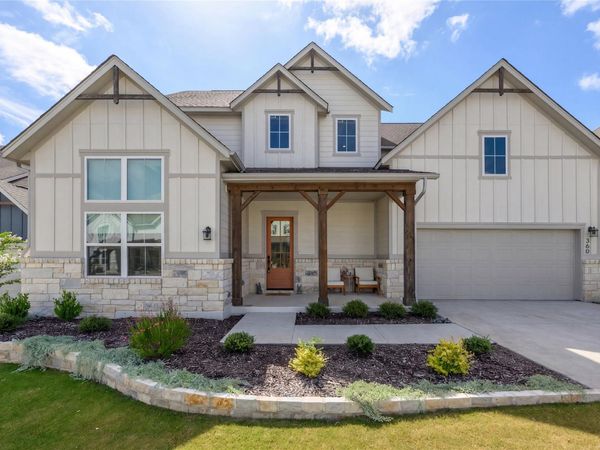 360 Crescent Moon CT, Dripping Springs, TX 78620